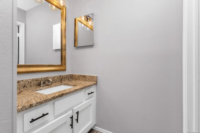 12043 Stoney Xing, San Antonio, TX 78247