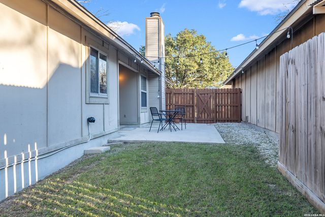 12043 Stoney Xing, San Antonio, TX 78247