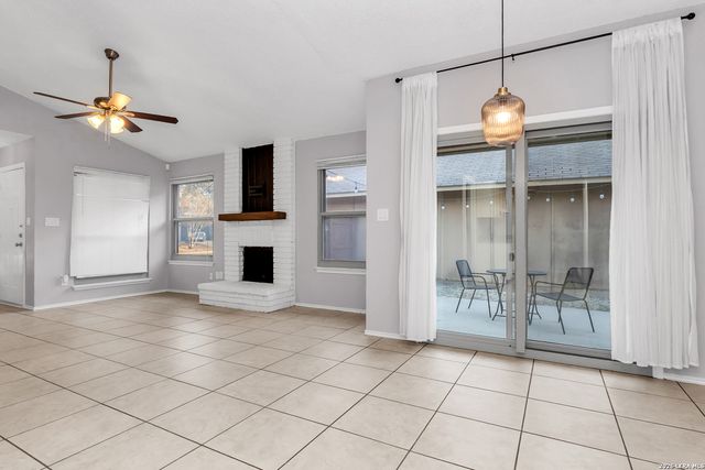 12043 Stoney Xing, San Antonio, TX 78247