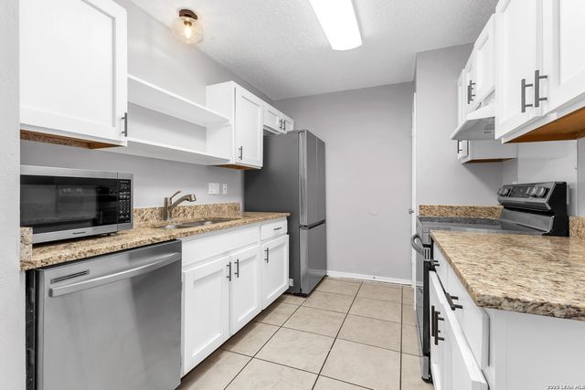 12043 Stoney Xing, San Antonio, TX 78247