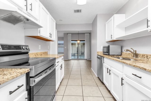 12043 Stoney Xing, San Antonio, TX 78247