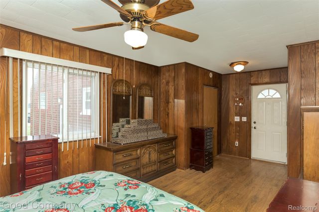 4105 Durham Road, Royal Oak, MI 48073