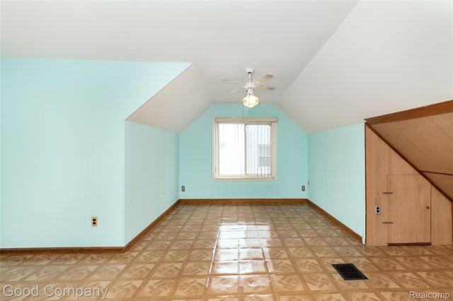 4105 Durham Road, Royal Oak, MI 48073