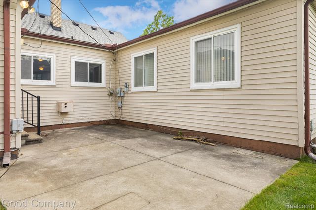 4105 Durham Road, Royal Oak, MI 48073