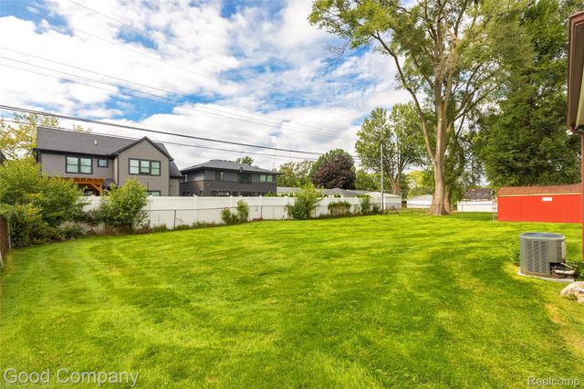 4105 Durham Road, Royal Oak, MI 48073