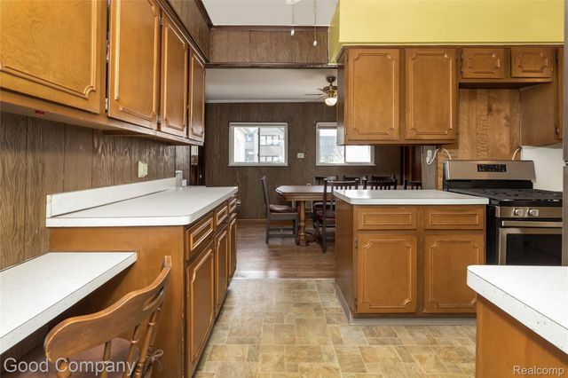 4105 Durham Road, Royal Oak, MI 48073