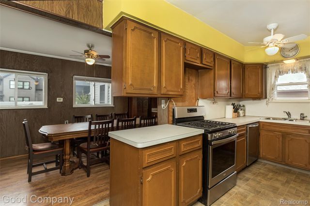 4105 Durham Road, Royal Oak, MI 48073