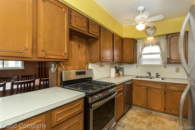 4105 Durham Road, Royal Oak, MI 48073
