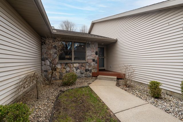 5953 Wood Valley Road, Kalamazoo, MI 49009