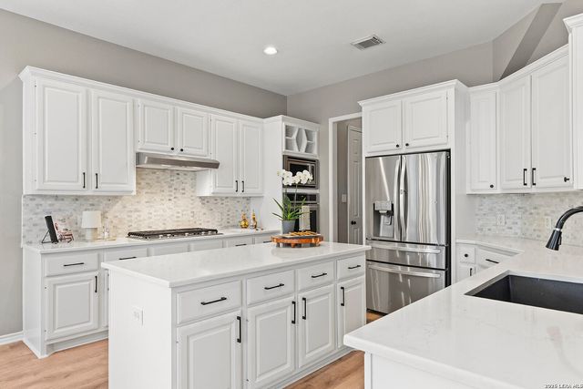 8715 Timberland Trl, Boerne, TX 78015