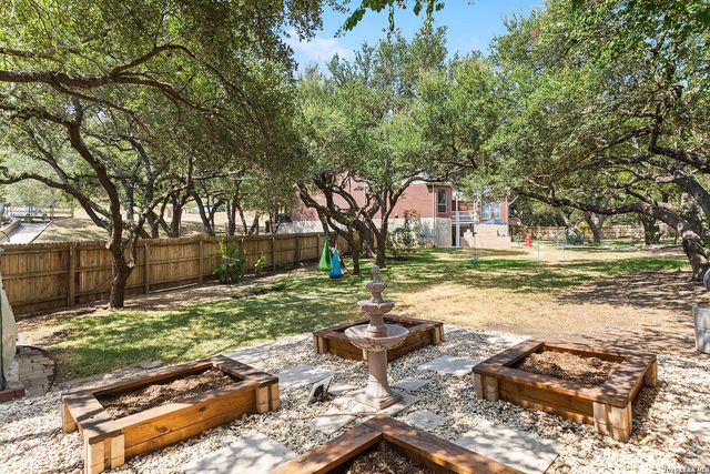 8715 Timberland Trl, Boerne, TX 78015