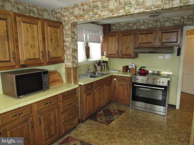 136 4TH AVE, Phoenixville, PA 19460