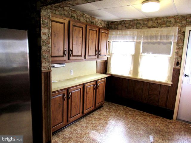 136 4TH AVE, Phoenixville, PA 19460