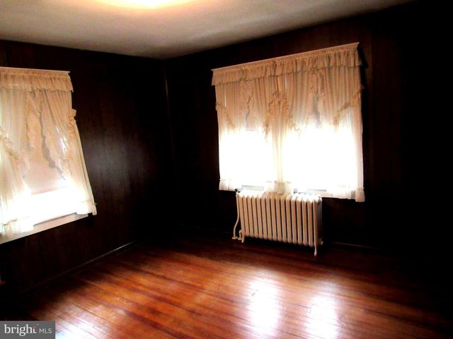 136 4TH AVE, Phoenixville, PA 19460