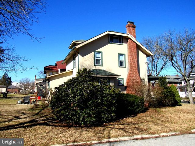 136 4TH AVE, Phoenixville, PA 19460