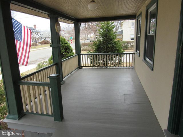 136 4TH AVE, Phoenixville, PA 19460