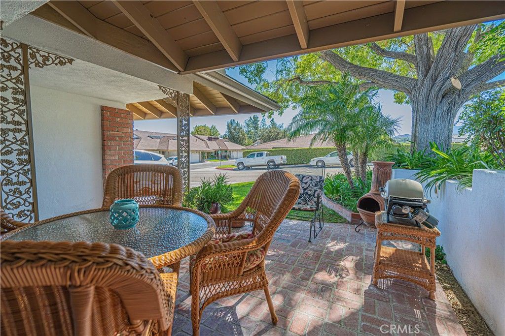 26811 Oak Branch Circle, Newhall, CA 91321 — exterior