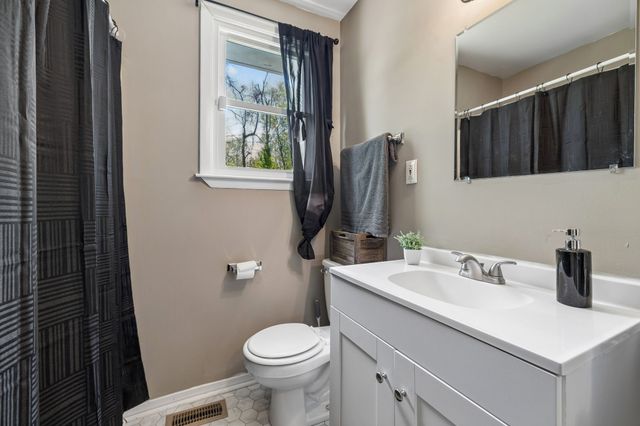 248 Pine Mountain Rd, Clarksville, TN 37042
