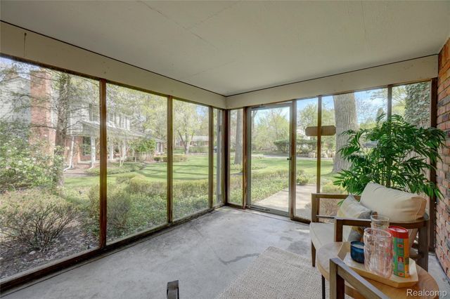 19341 Devonshire Street, Beverly Hills Village, MI 48025
