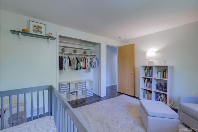 19341 Devonshire Street, Beverly Hills Village, MI 48025