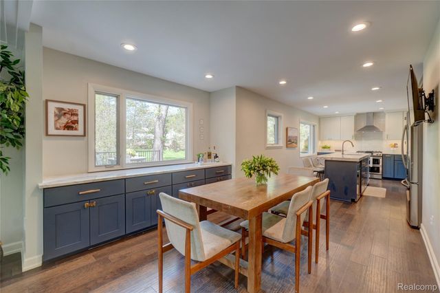 19341 Devonshire Street, Beverly Hills Village, MI 48025