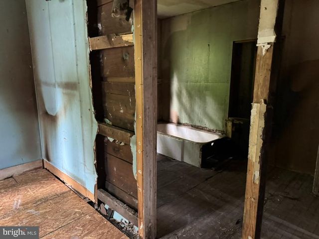 481 HAZLE, Quakake, PA 18245