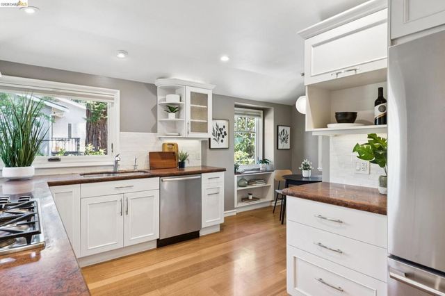5430 Proctor Ave, Oakland, CA 94618