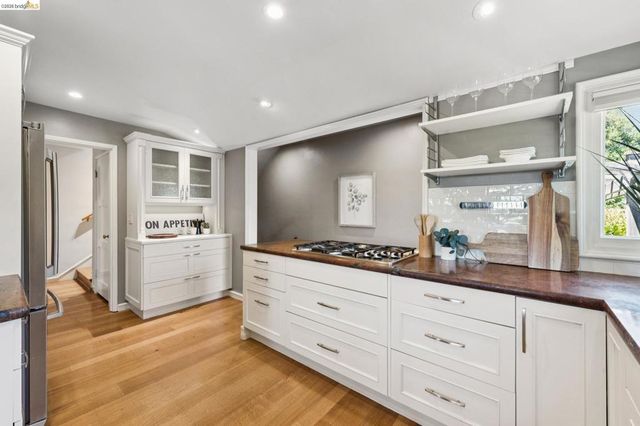 5430 Proctor Ave, Oakland, CA 94618