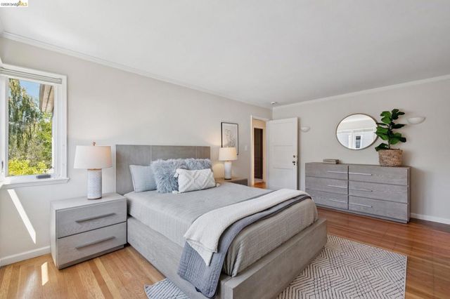 5430 Proctor Ave, Oakland, CA 94618