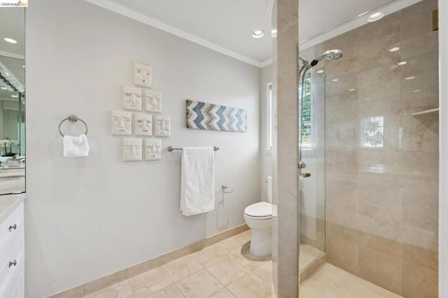 5430 Proctor Ave, Oakland, CA 94618