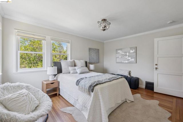 5430 Proctor Ave, Oakland, CA 94618