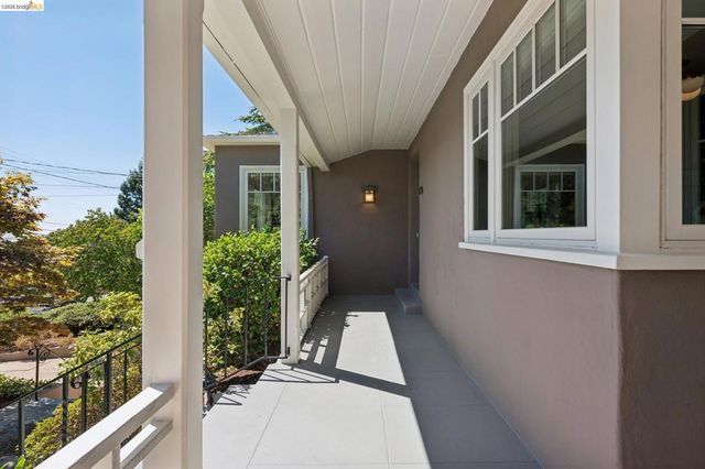 5430 Proctor Ave, Oakland, CA 94618