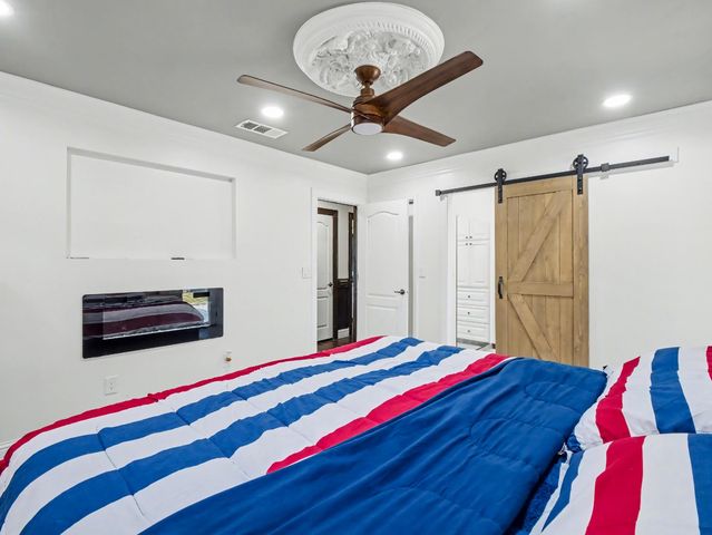 16998 Rio Plaza Road, Madera, CA 93636