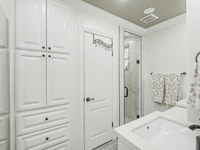 16998 Rio Plaza Road, Madera, CA 93636