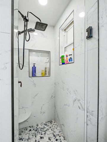 16998 Rio Plaza Road, Madera, CA 93636