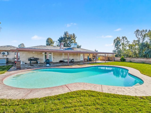 16998 Rio Plaza Road, Madera, CA 93636