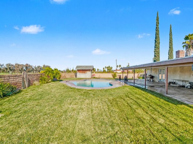 16998 Rio Plaza Road, Madera, CA 93636