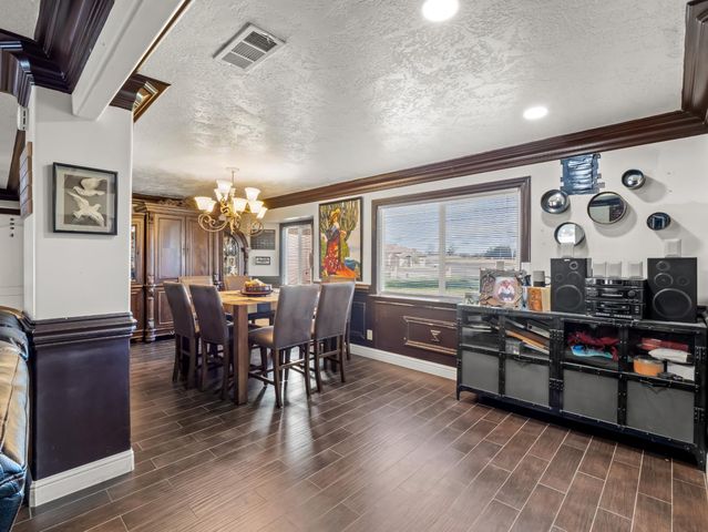 16998 Rio Plaza Road, Madera, CA 93636