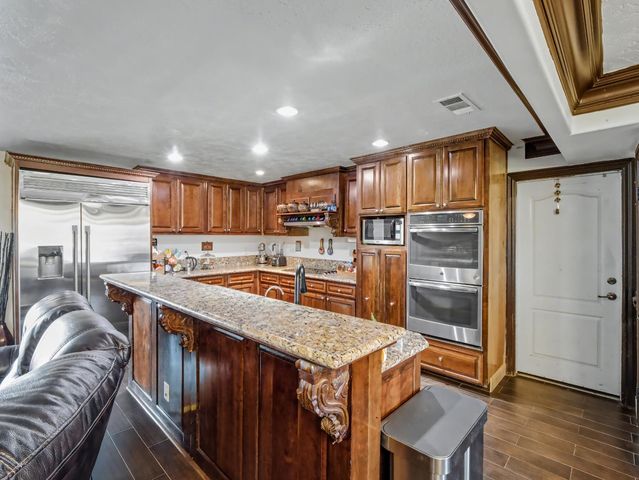 16998 Rio Plaza Road, Madera, CA 93636