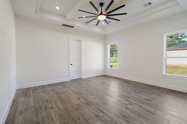 49 Road 662, Dayton, TX 77535