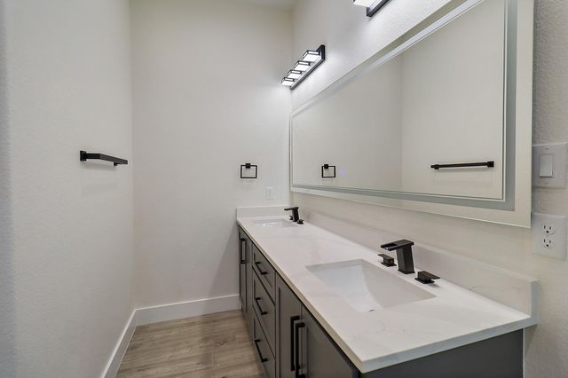 49 Road 662, Dayton, TX 77535