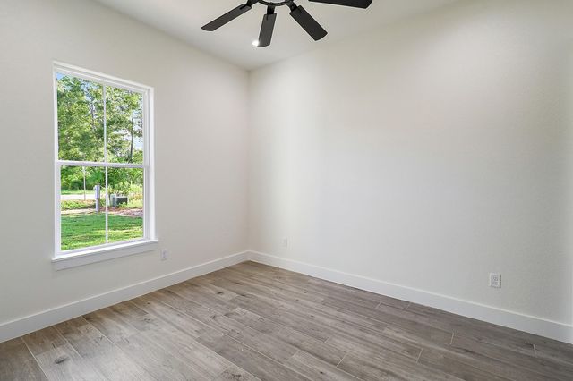 49 Road 662, Dayton, TX 77535