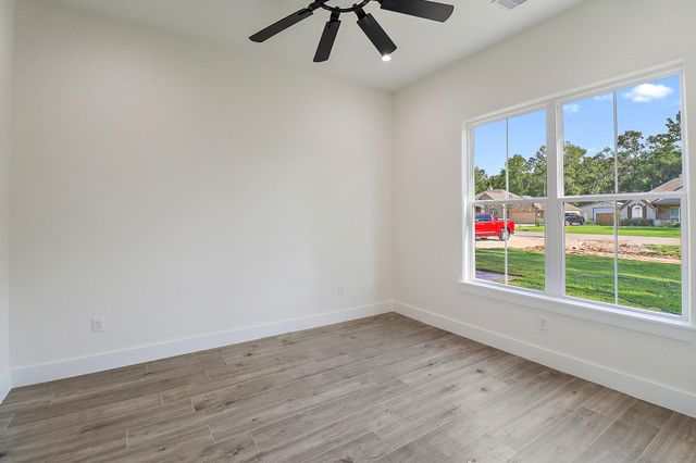 49 Road 662, Dayton, TX 77535