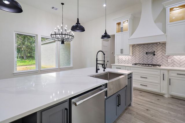 49 Road 662, Dayton, TX 77535