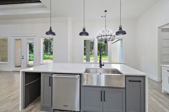 49 Road 662, Dayton, TX 77535