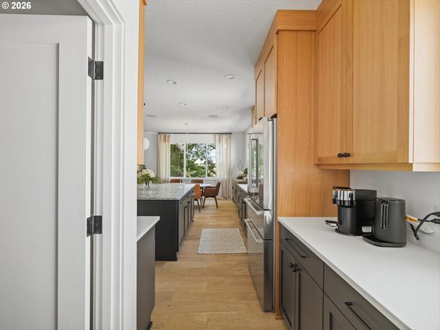 1547 PINE St, Lake Oswego, OR 97034