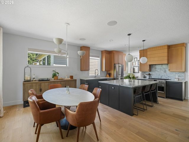 1547 PINE St, Lake Oswego, OR 97034