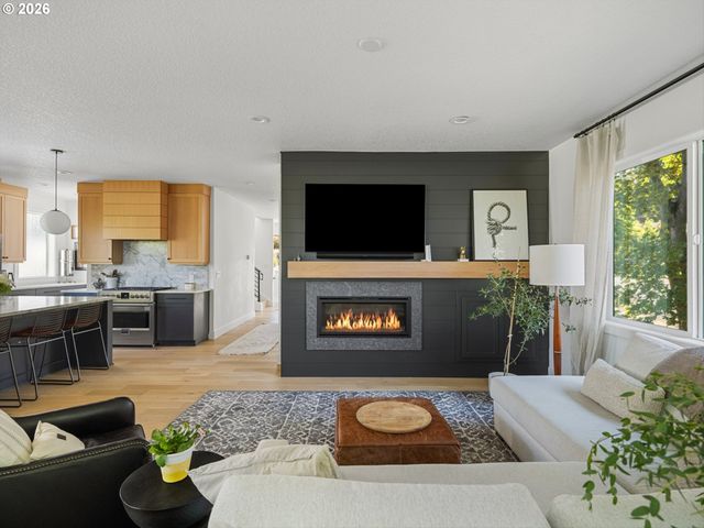 1547 PINE St, Lake Oswego, OR 97034