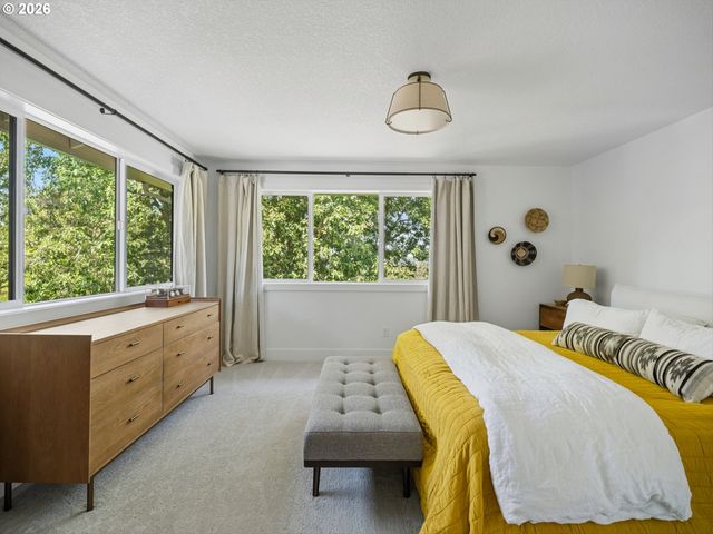 1547 PINE St, Lake Oswego, OR 97034
