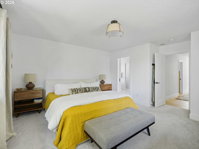 1547 PINE St, Lake Oswego, OR 97034